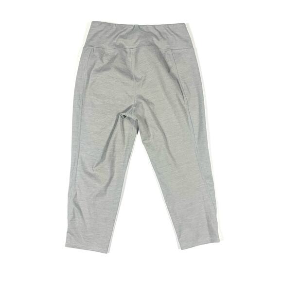 MTA Light Gray Cropped Capri Leggings - Picture 2 of 4